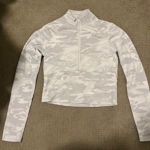 Lululemon Athletica Cropped half zip long sleeve jacket Sz 4